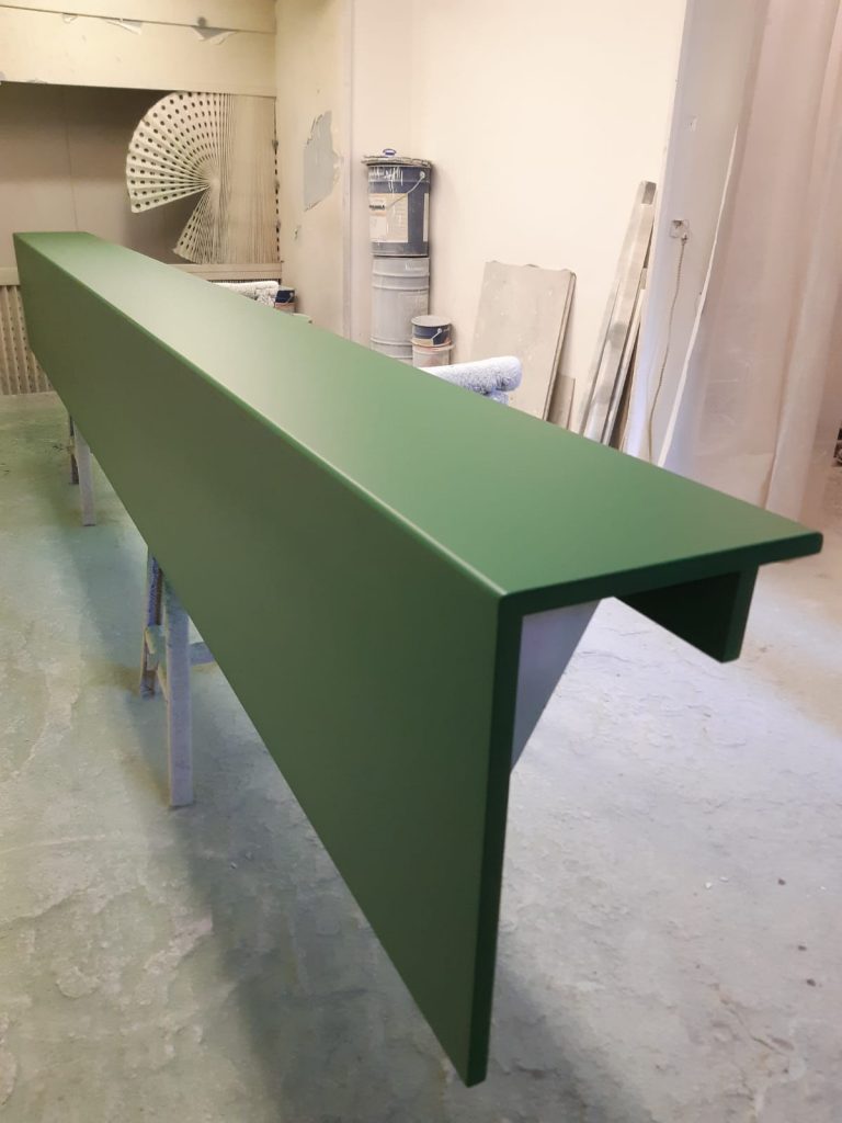 verniciatura legno pannello