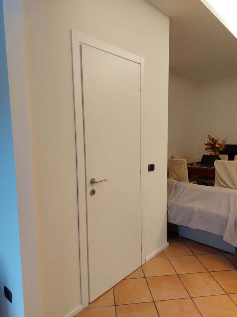 porte in legno su misura laccate