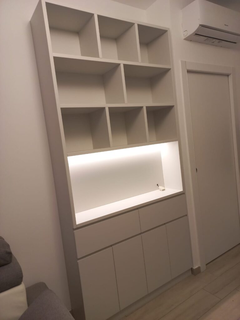 mobile con led integrato