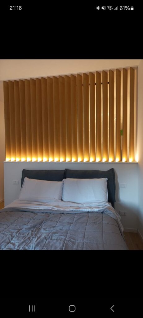sponda letto in legno con led